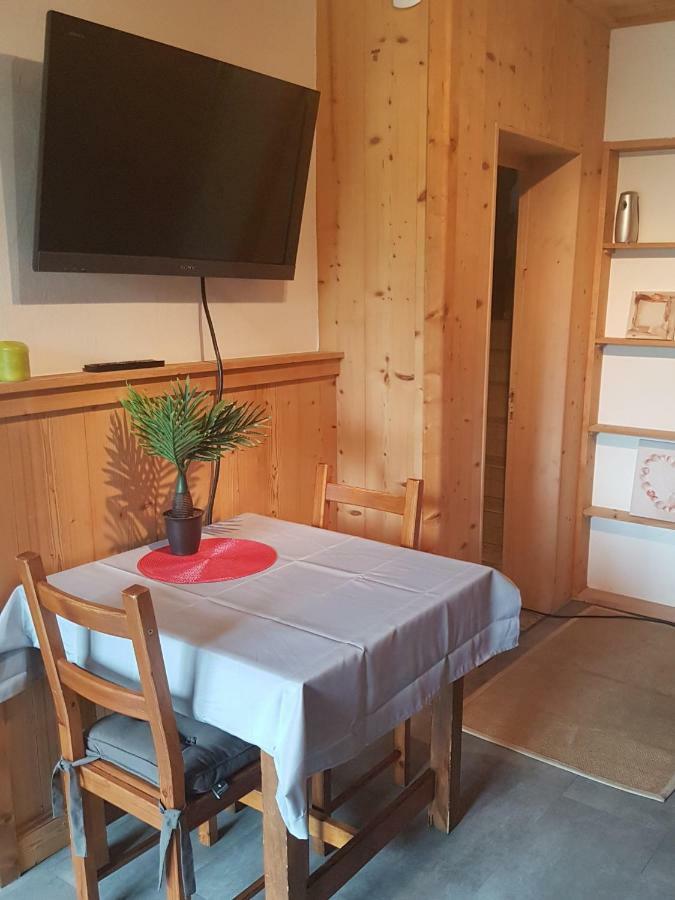 Chaleureux 2 Pieces Avec Terrasse A Сеез Экстерьер фото